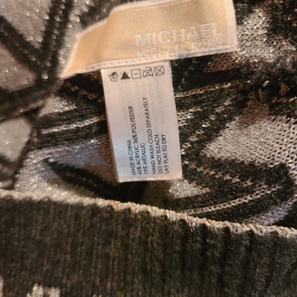 Michael Kors Metallic & Brown knitted logo beanie - Picture 7 of 9